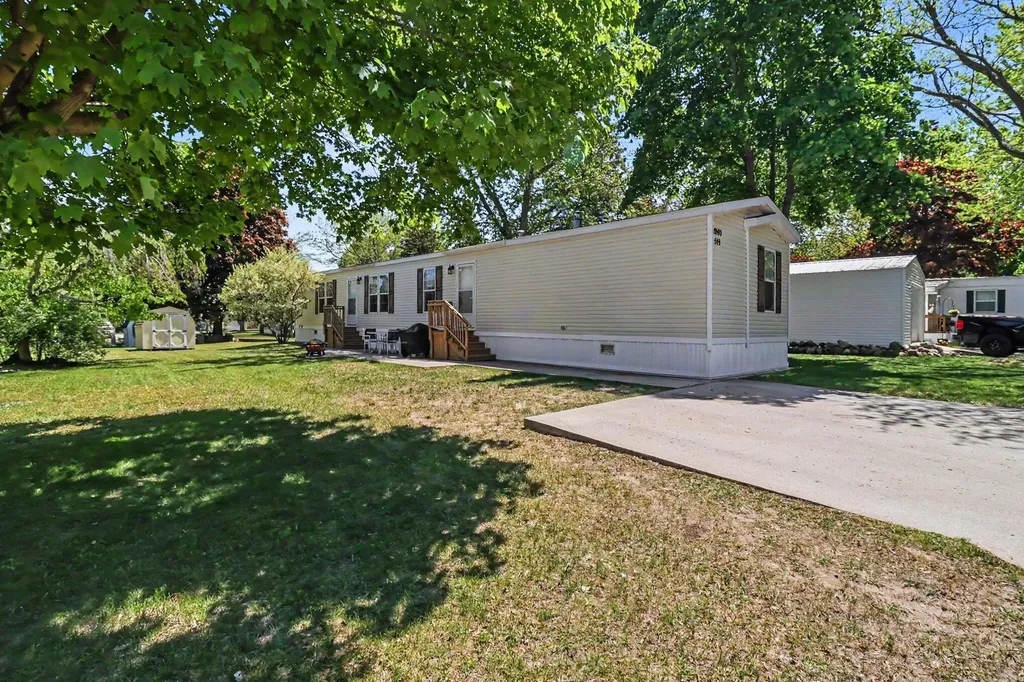2860 Trepanier Drive Hamlin Township MI 49431