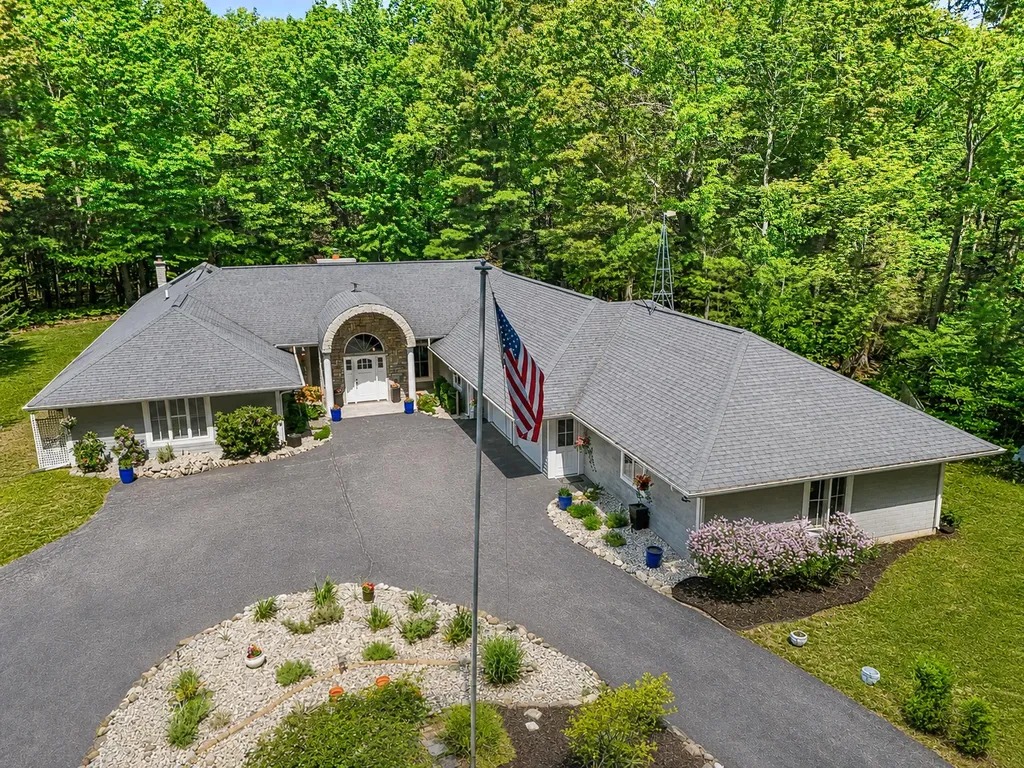 5389 Ridge Road Pentwater Township MI 49449