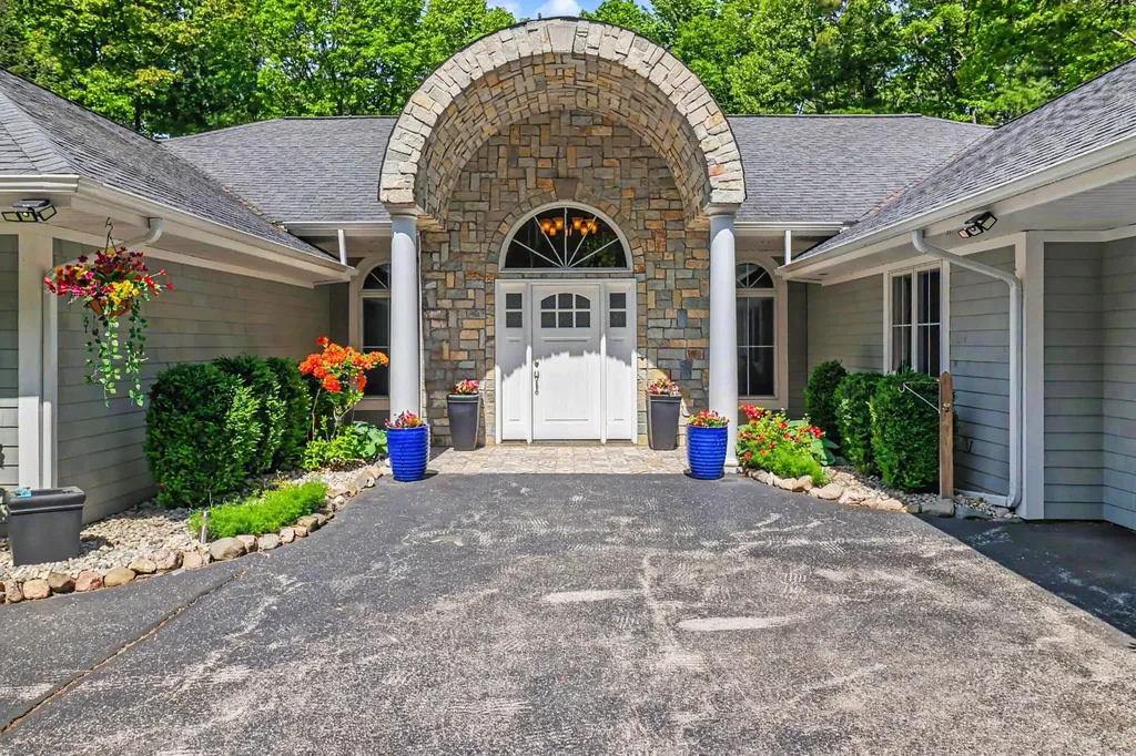 5389 Ridge Road Pentwater Township MI 49449