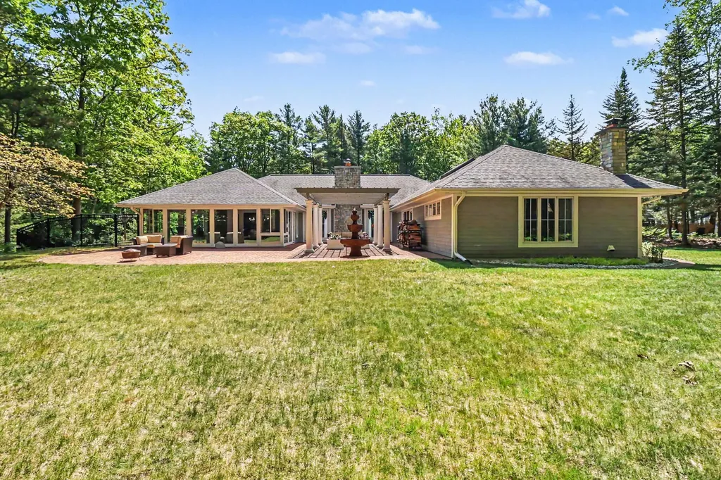 5389 Ridge Road Pentwater Township MI 49449