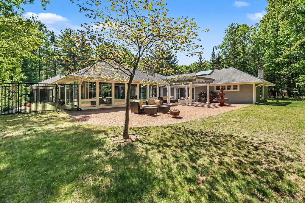 5389 Ridge Road Pentwater Township MI 49449