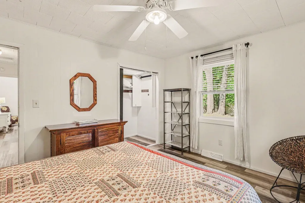 21 N Clymer Street Pentwater Village MI 49449