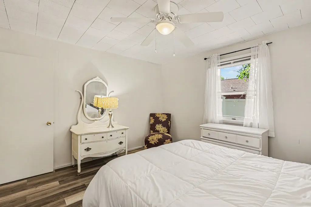 21 N Clymer Street Pentwater Village MI 49449