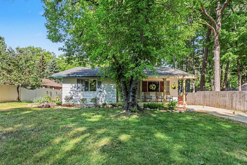 21 N Clymer Street Pentwater Village MI 49449
