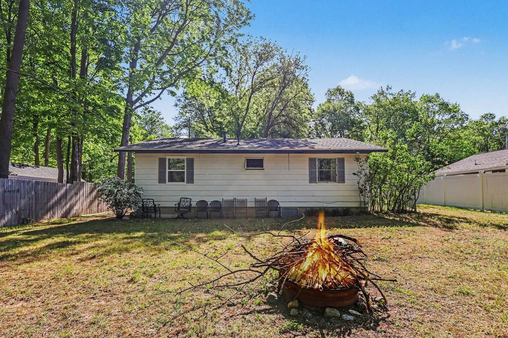 21 N Clymer Street Pentwater Village MI 49449