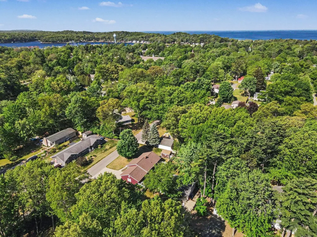 21 N Clymer Street Pentwater Village MI 49449