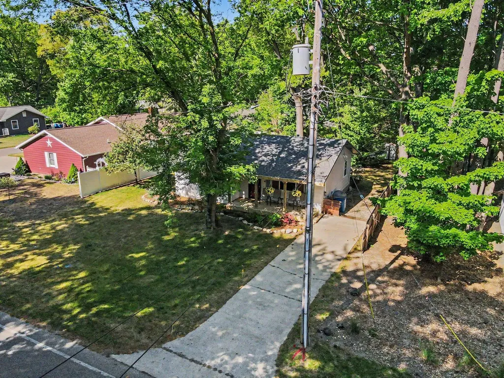 21 N Clymer Street Pentwater Village MI 49449