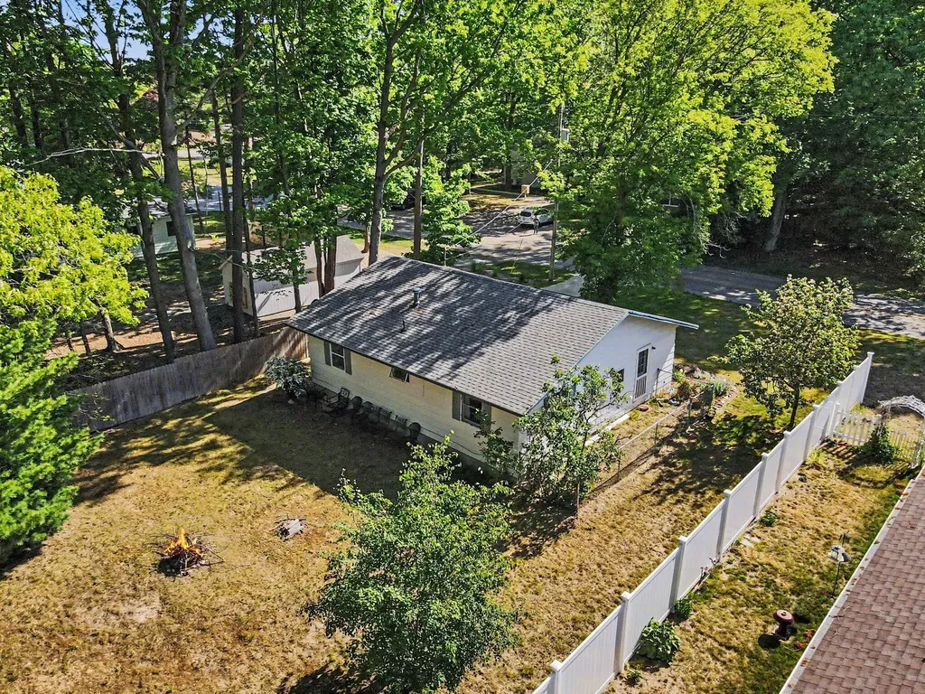 21 N Clymer Street Pentwater Village MI 49449