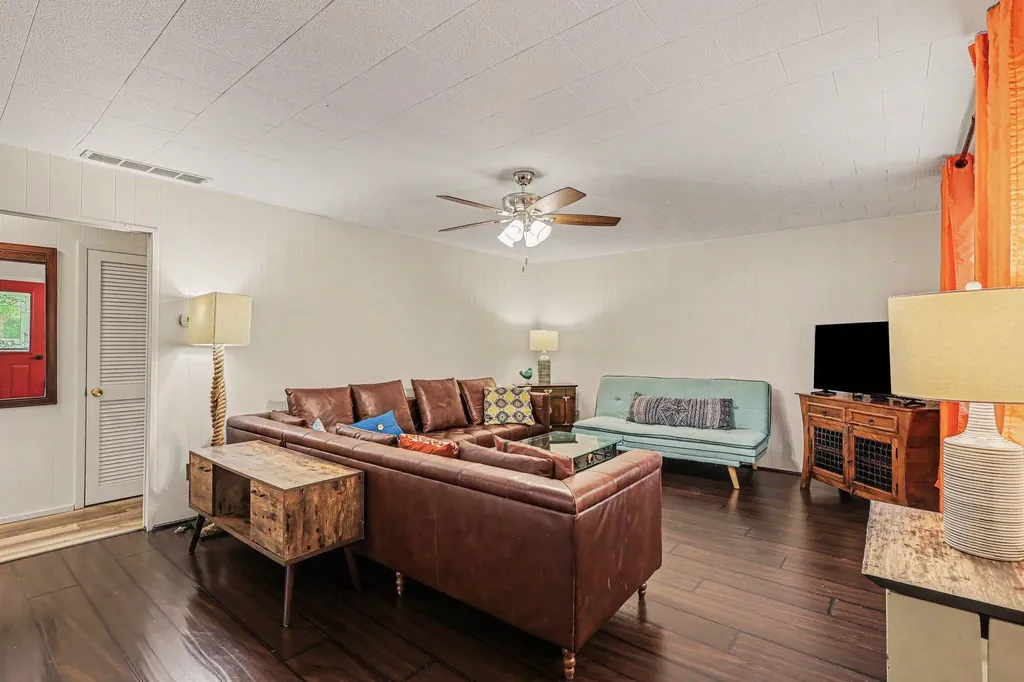 21 N Clymer Street Pentwater Village MI 49449