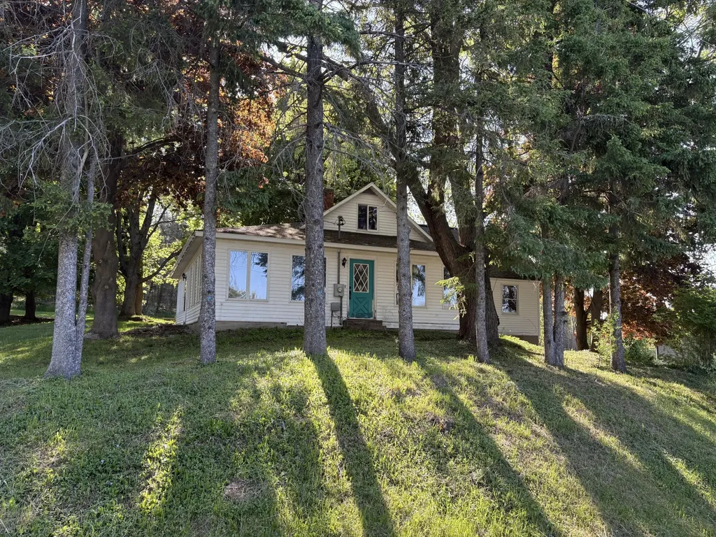 8819 Erdman Road Onekama Township MI 49675
