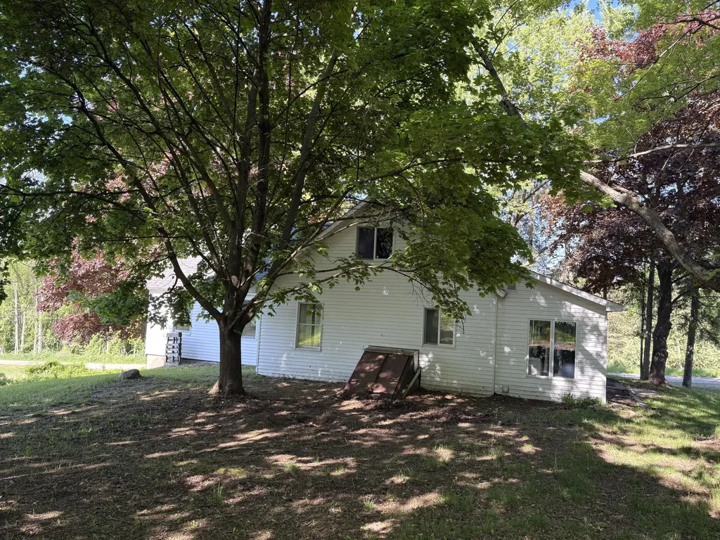8819 Erdman Road Onekama Township MI 49675