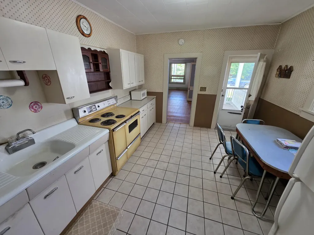 299 4th Street Manistee City MI 49660