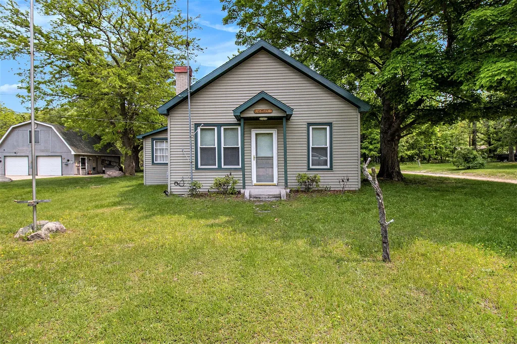 1754 Maggie Street Branch Township MI 49410