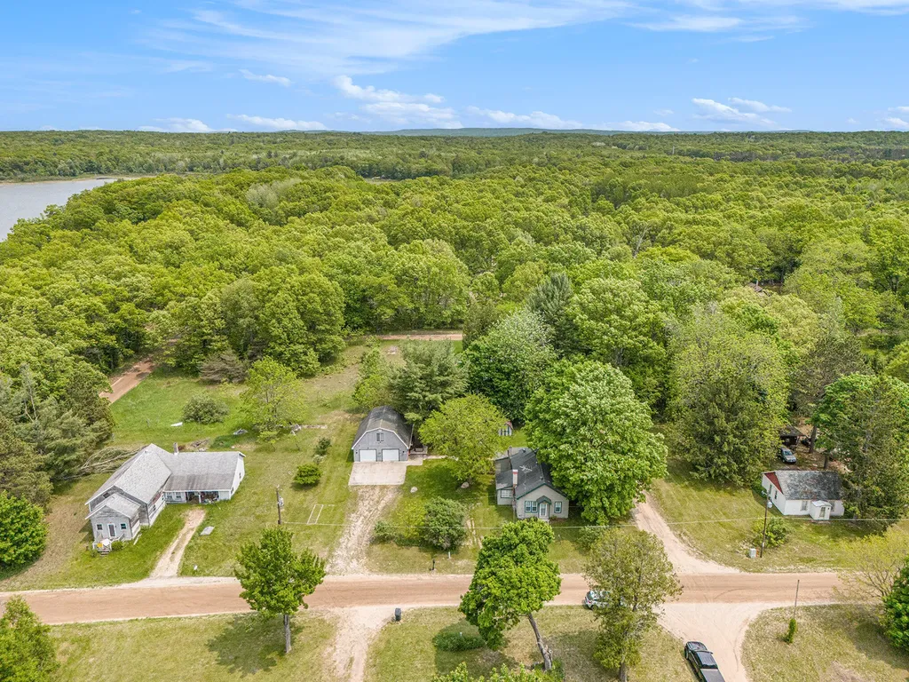 1754 Maggie Street Branch Township MI 49410