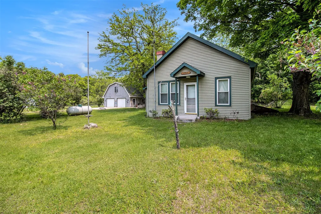1754 Maggie Street Branch Township MI 49410