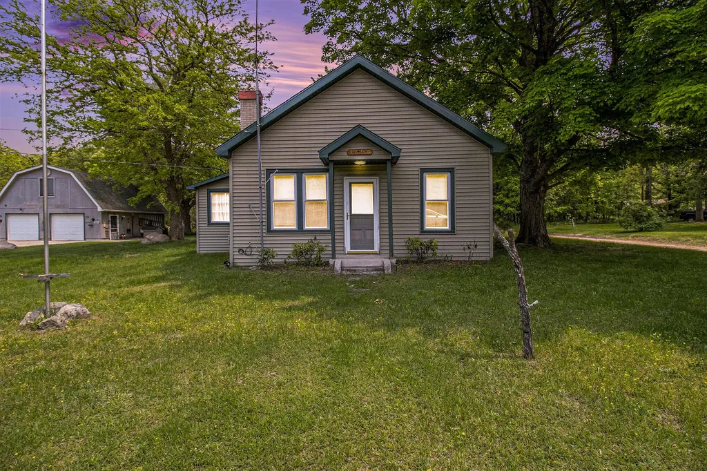 1754 Maggie Street Branch Township MI 49410