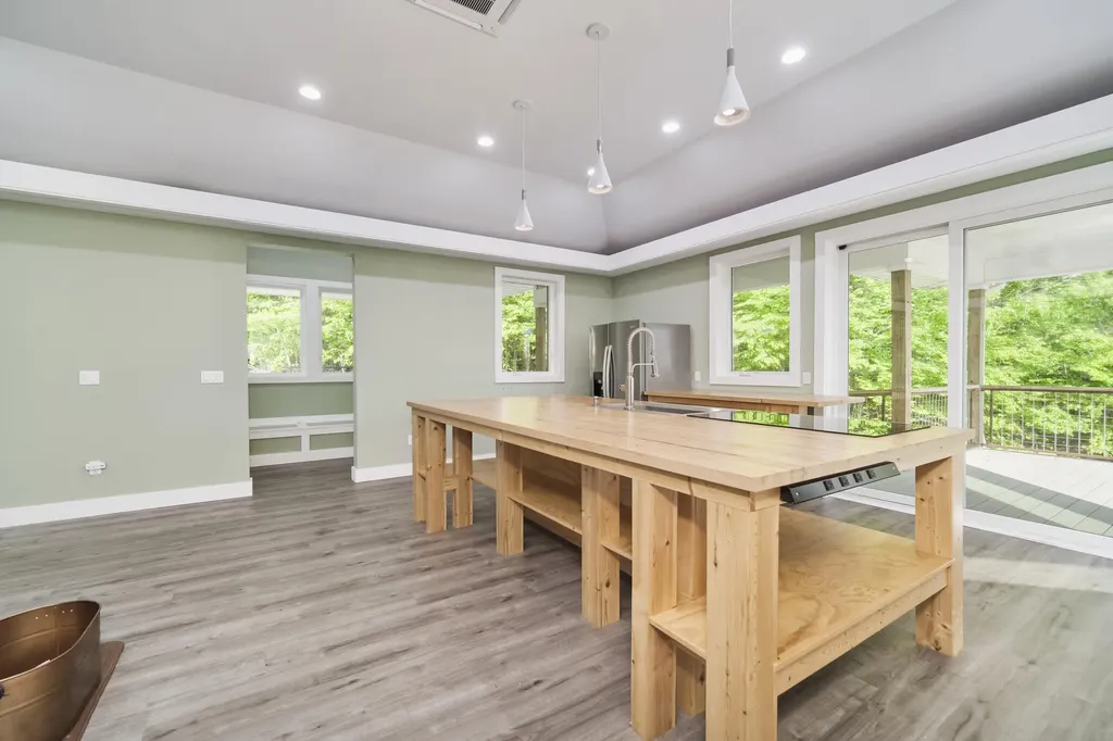 9798 N Slope Drive Onekama Township MI 49675