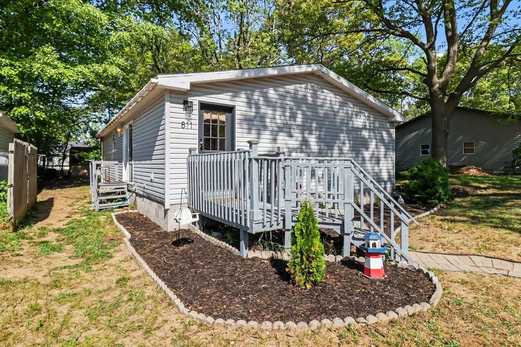 811 N Lavinia Street Ludington City MI 49431