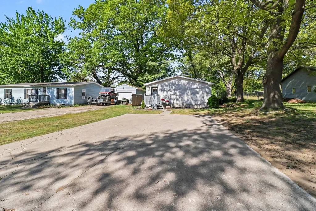 811 N Lavinia Street Ludington City MI 49431