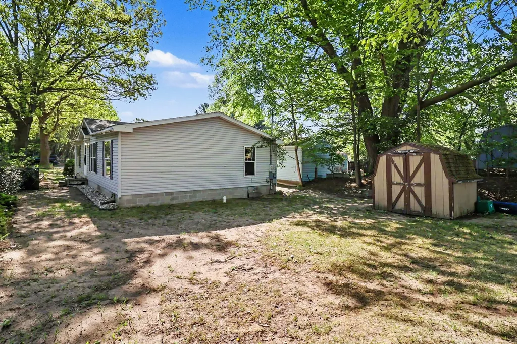 811 N Lavinia Street Ludington City MI 49431