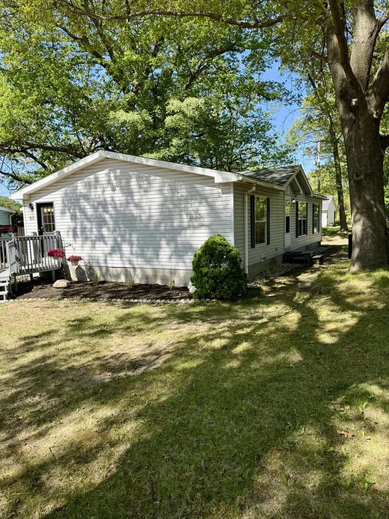 811 N Lavinia Street Ludington City MI 49431