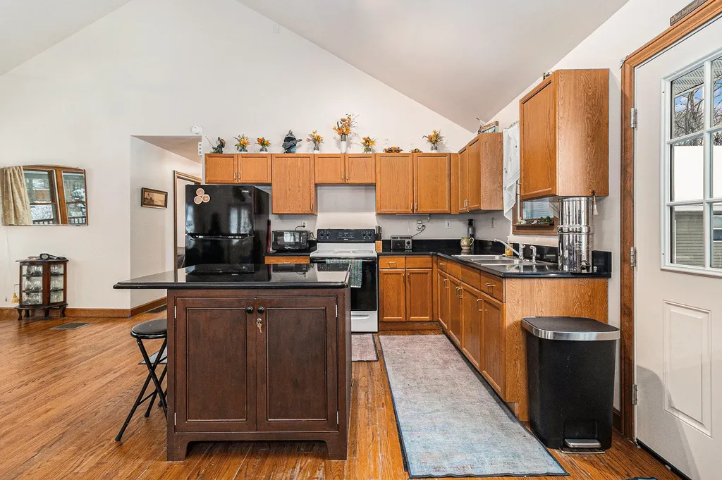 4760 N Lakeshore Road Golden Township MI 49436