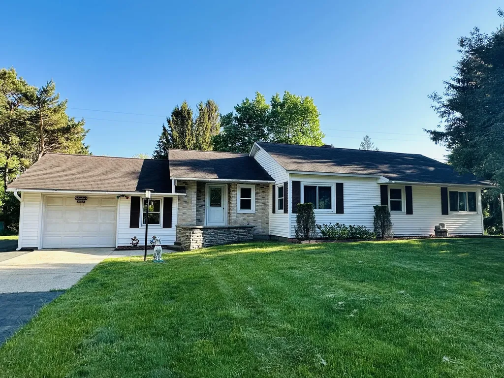 1735 Red Apple Road Filer Charter Township MI 49660