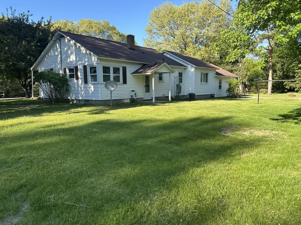 1735 Red Apple Road Filer Charter Township MI 49660