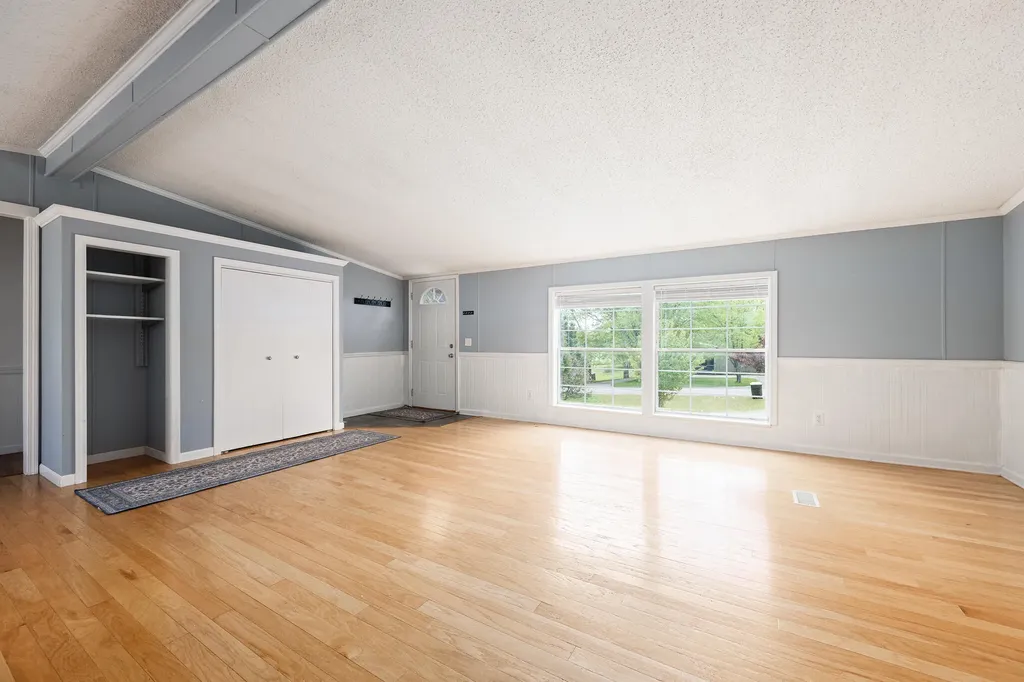 10810 S Orchard Way Unknown City MI 49684