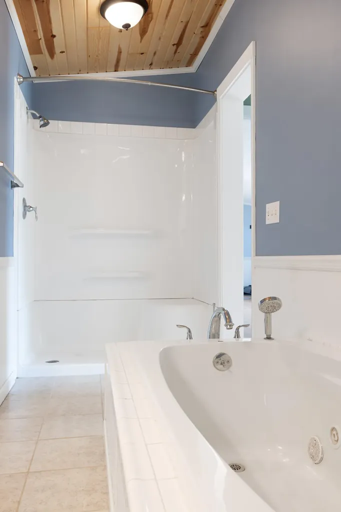 10810 S Orchard Way Unknown City MI 49684
