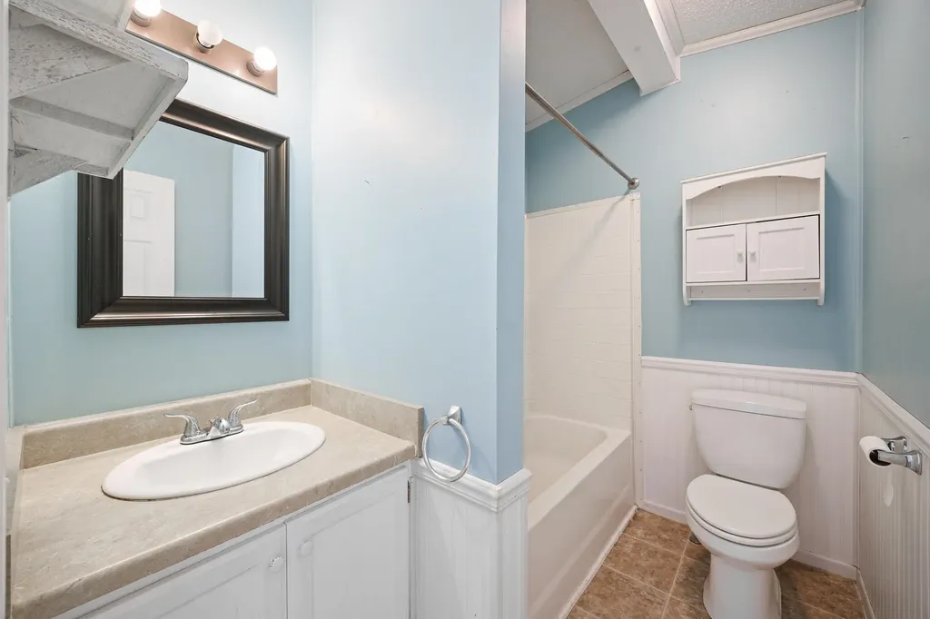 10810 S Orchard Way Unknown City MI 49684