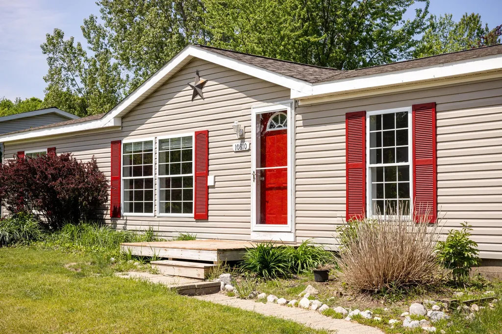 10810 S Orchard Way Unknown City MI 49684