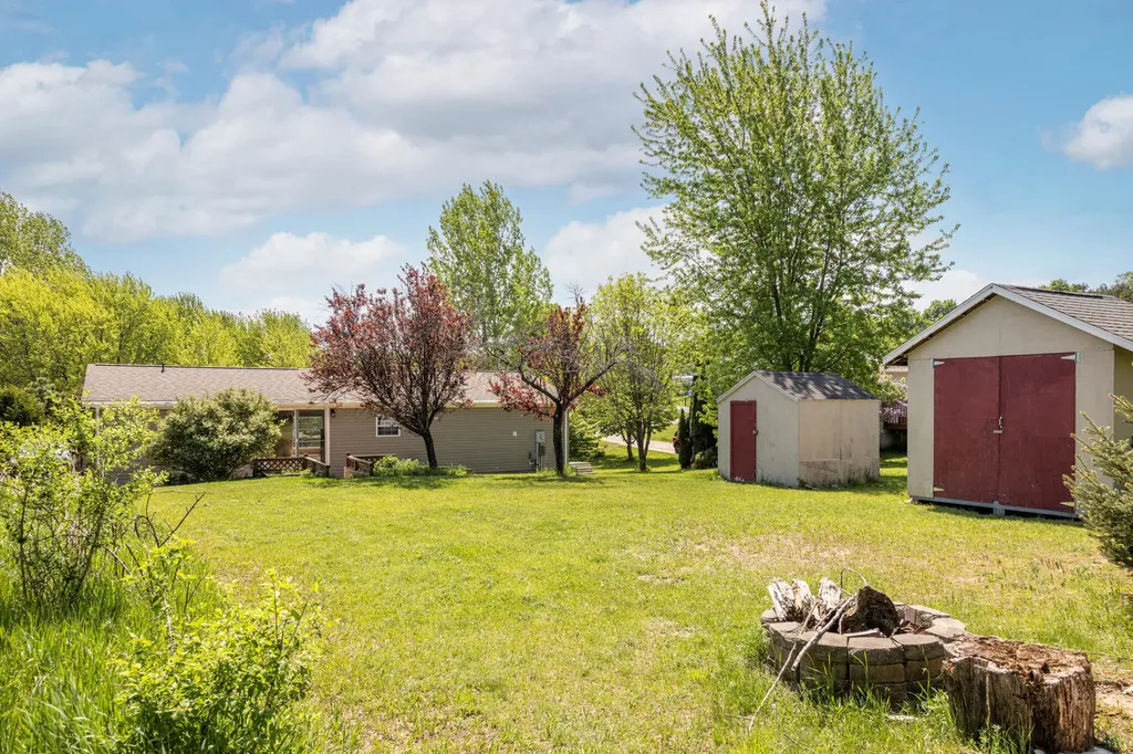 10810 S Orchard Way Unknown City MI 49684