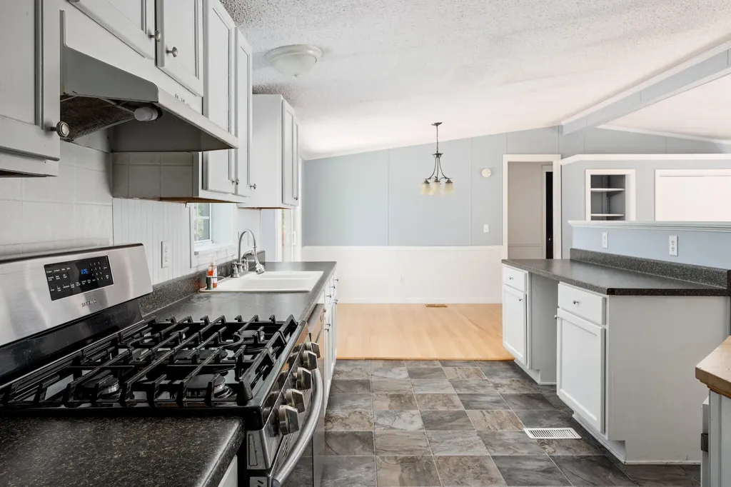 10810 S Orchard Way Unknown City MI 49684