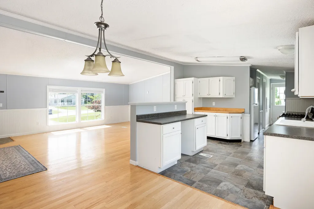10810 S Orchard Way Unknown City MI 49684