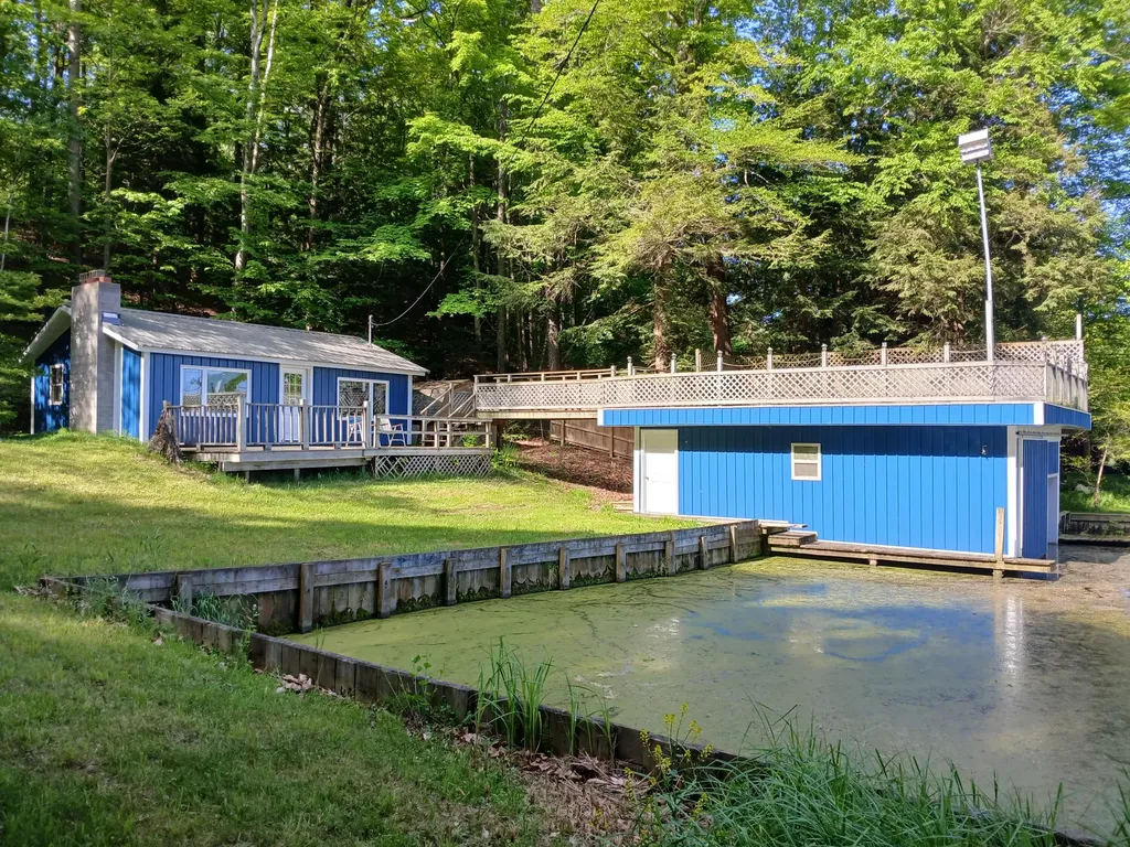 6149 N Loggers Lane Hamlin Township MI 49431