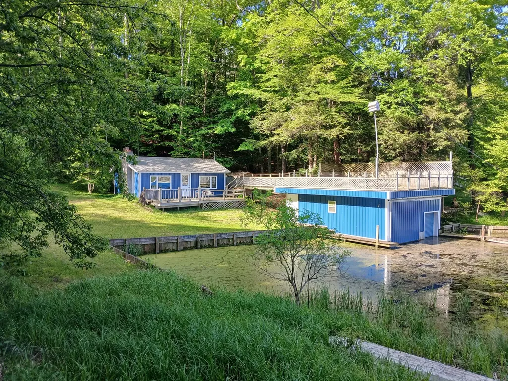 6149 N Loggers Lane Hamlin Township MI 49431