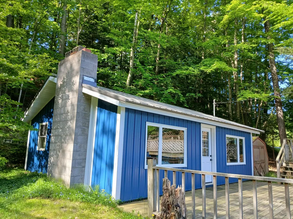 6149 N Loggers Lane Hamlin Township MI 49431