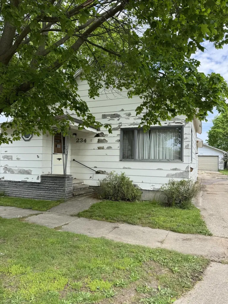 234 Saint Mary's Parkway Manistee City MI 49660