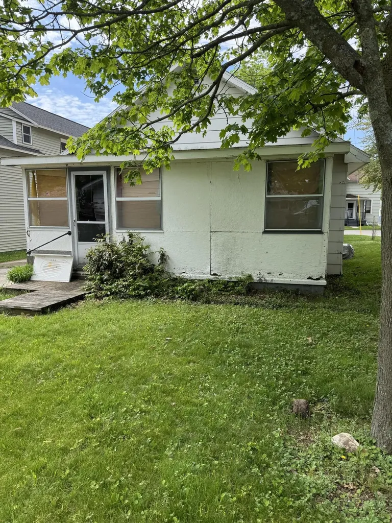 234 Saint Mary's Parkway Manistee City MI 49660