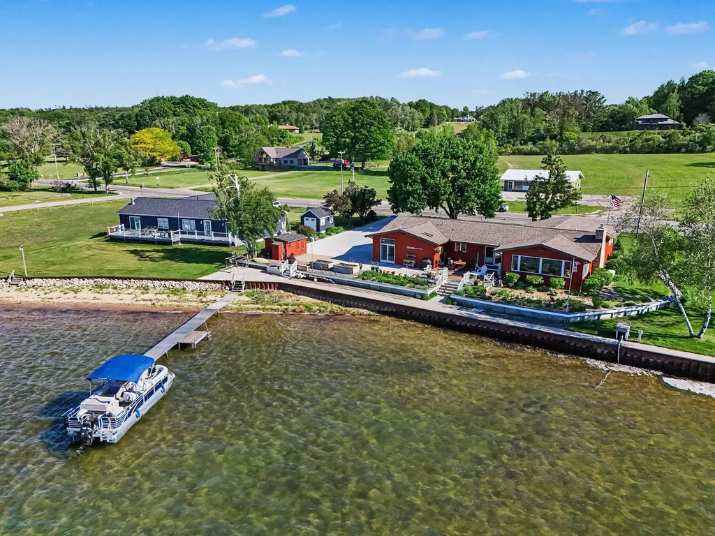 4554 Crescent Beach Road Onekama Village MI 49675