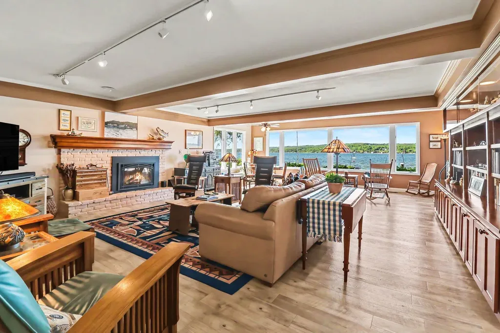 4554 Crescent Beach Road Onekama Village MI 49675