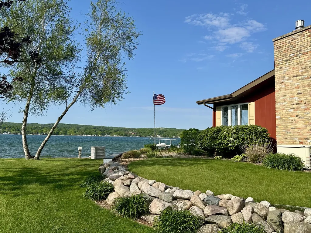 4554 Crescent Beach Road Onekama Village MI 49675