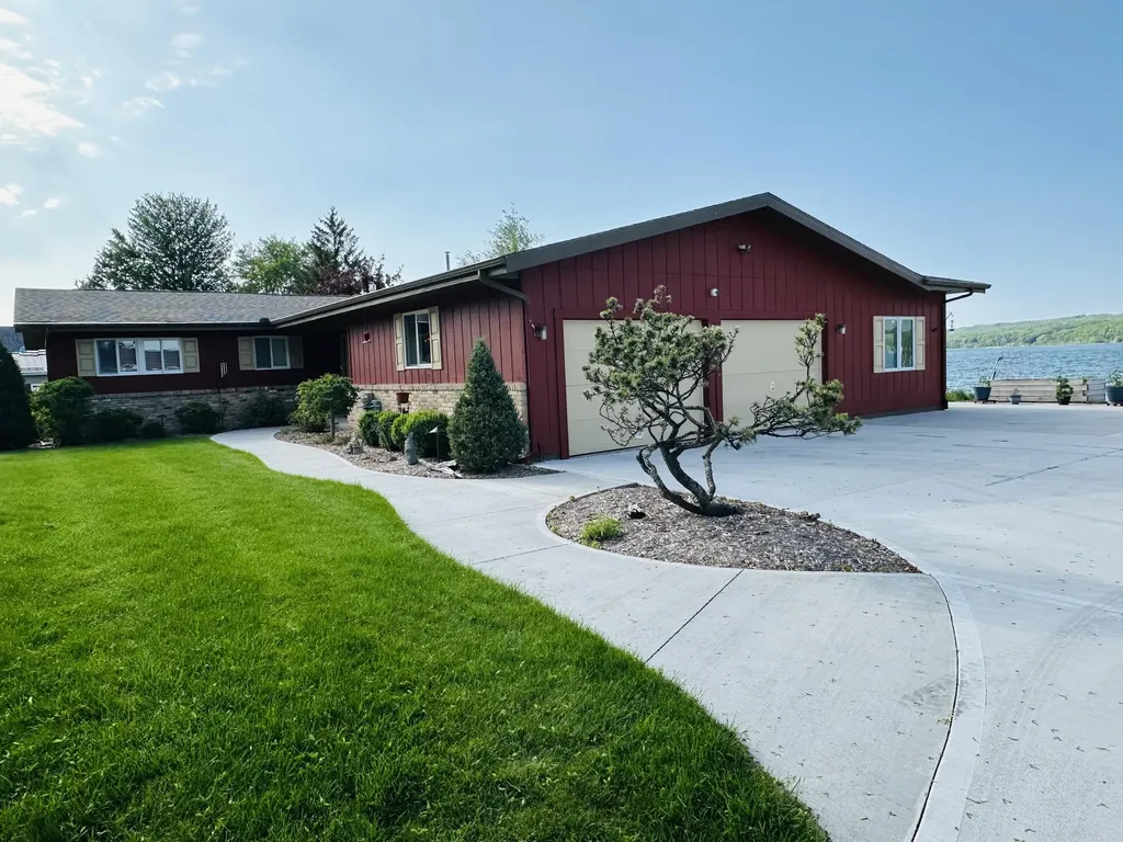 4554 Crescent Beach Road Onekama Village MI 49675