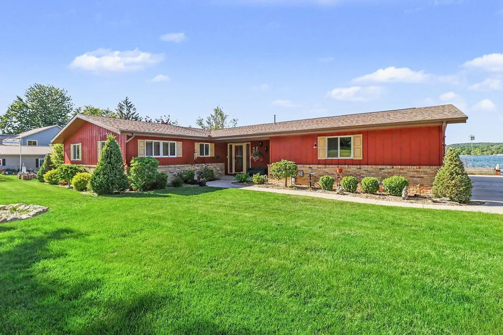 4554 Crescent Beach Road Onekama Village MI 49675