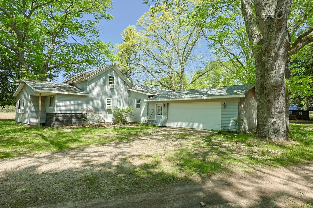 6854 E Garfield Road Newfield Township MI 49421