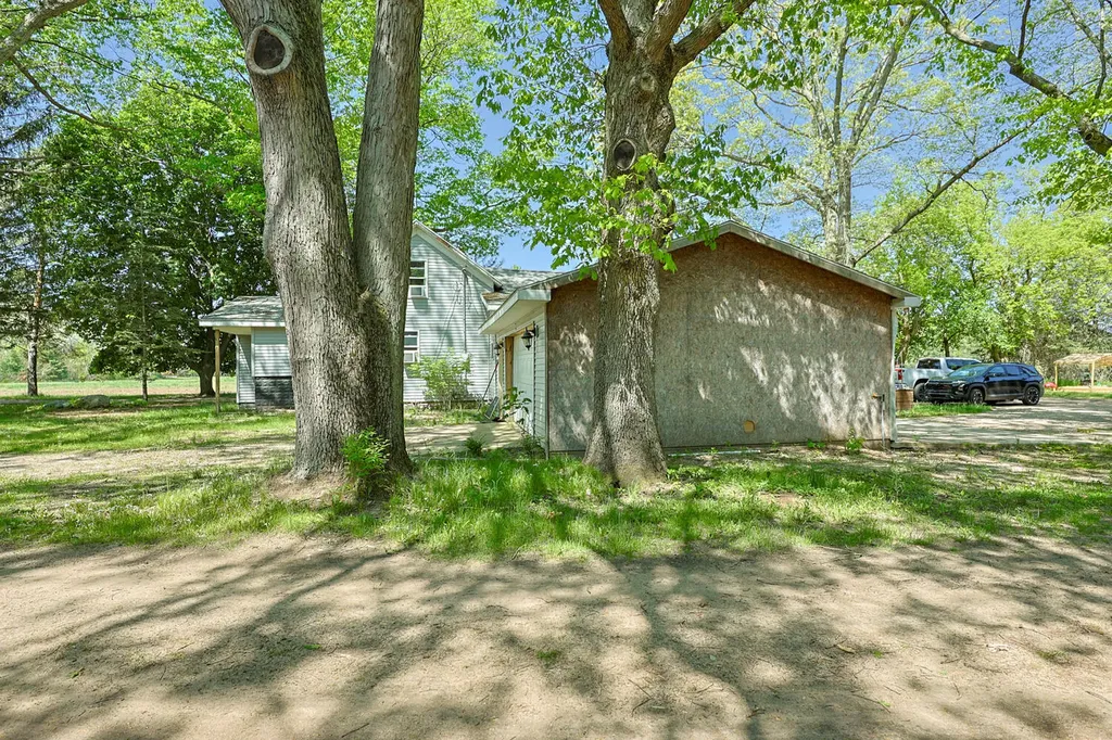 6854 E Garfield Road Newfield Township MI 49421