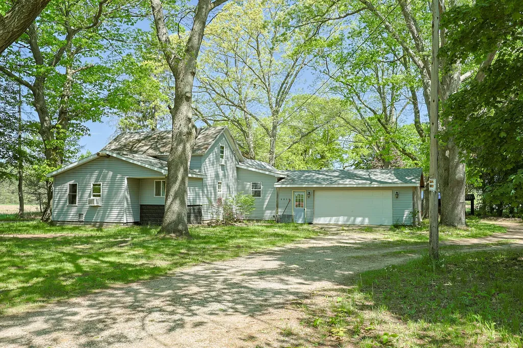 6854 E Garfield Road Newfield Township MI 49421