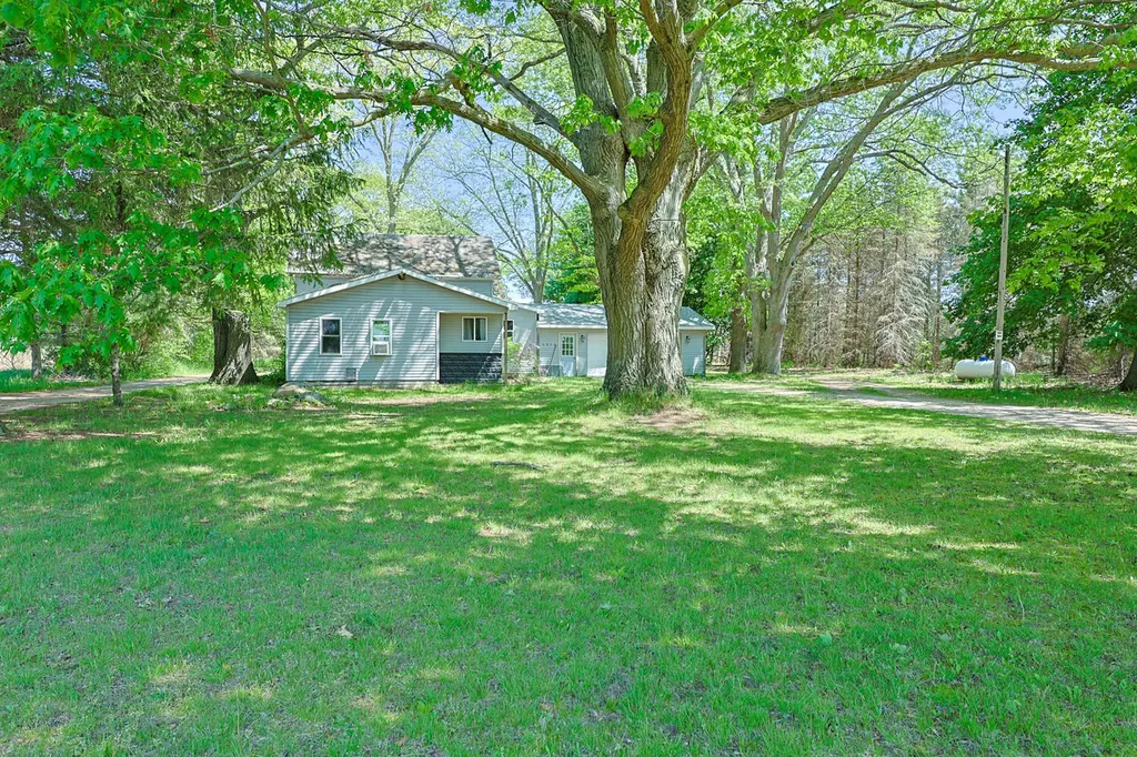 6854 E Garfield Road Newfield Township MI 49421