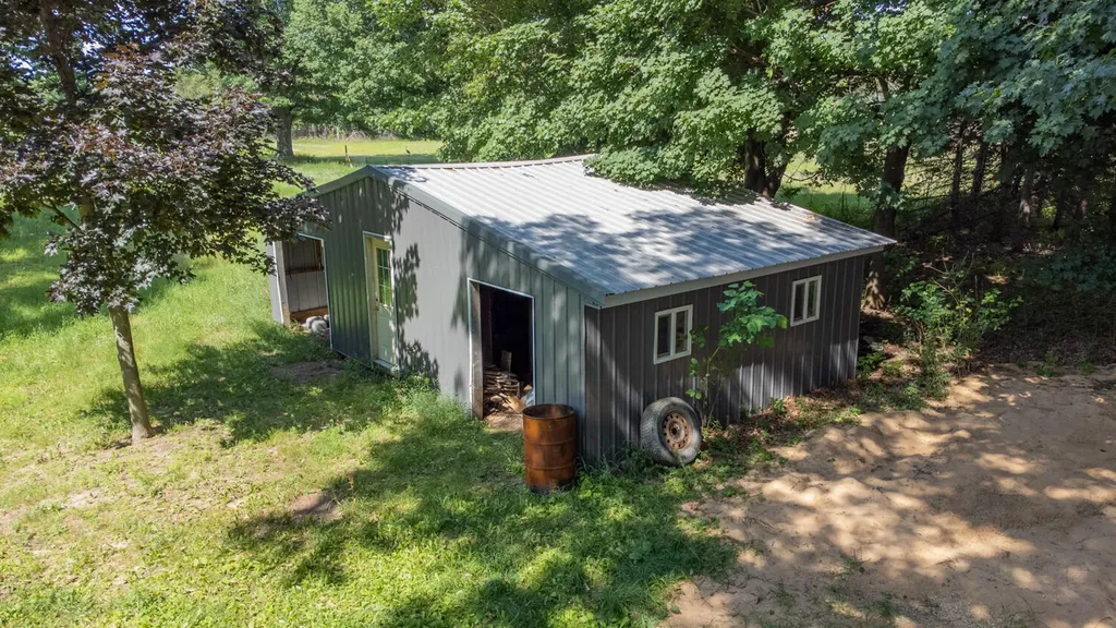 6854 E Garfield Road Newfield Township MI 49421